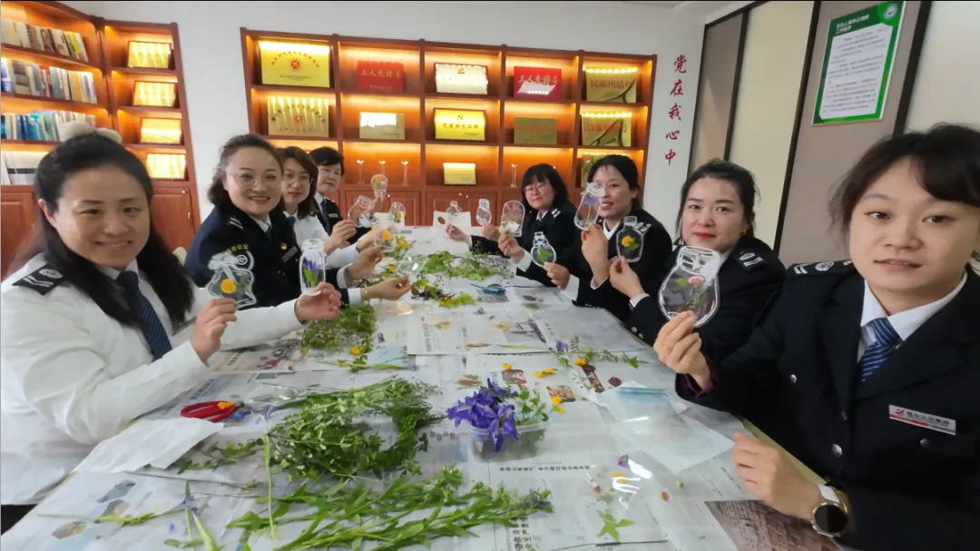 濃情五月天 感恩母愛行——煙臺公交集團(tuán)開展慶祝母親節(jié)系列活動